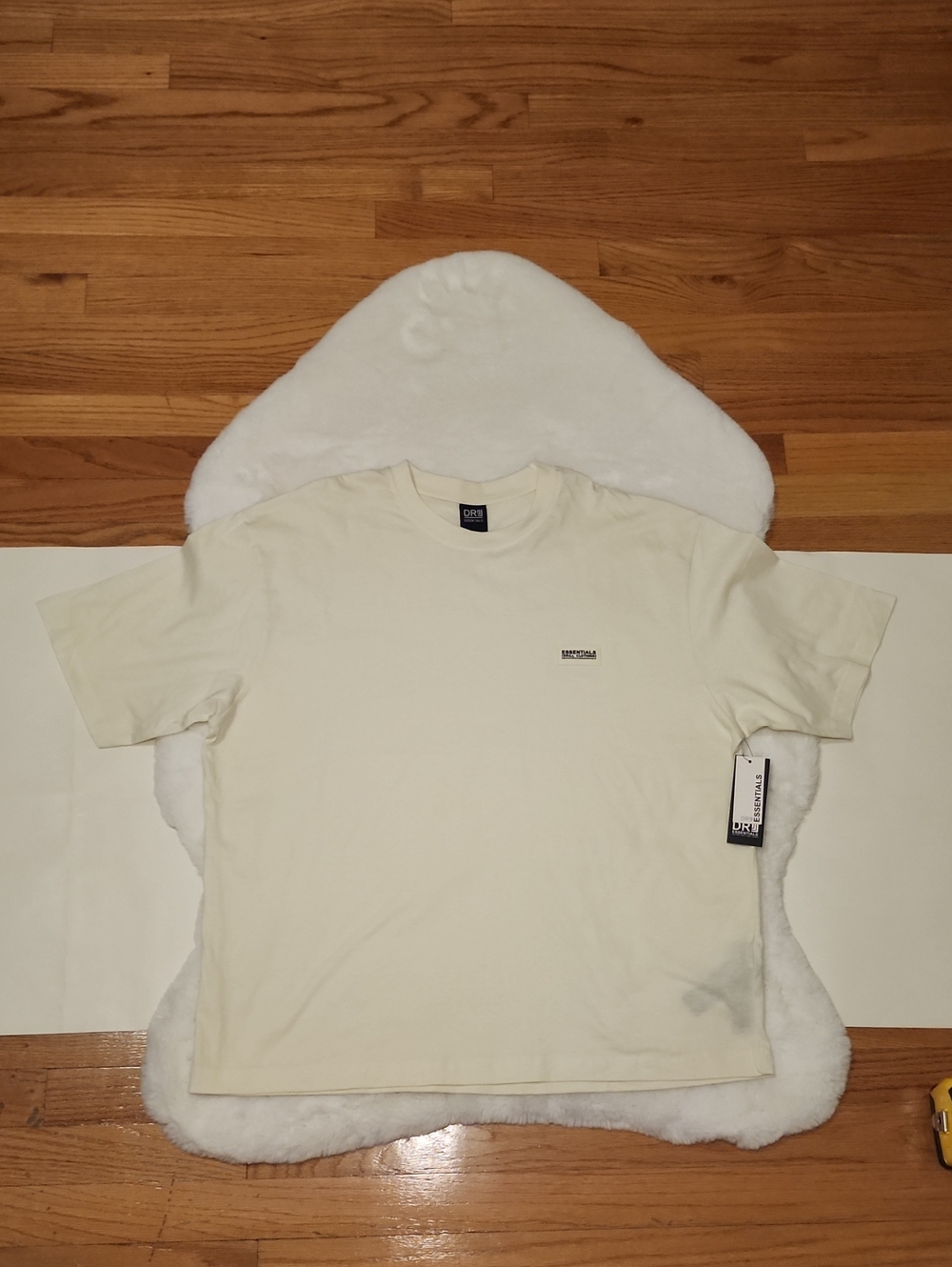 Drill Clothing Essentials Short Sleeve Crewneck Tee in Off-White Size L NWT